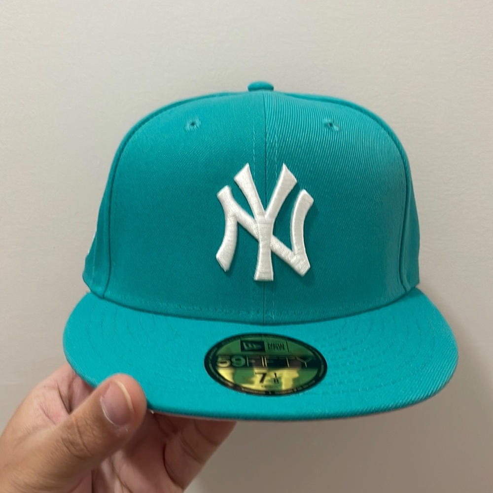 New York YanKees New Era Fitted.